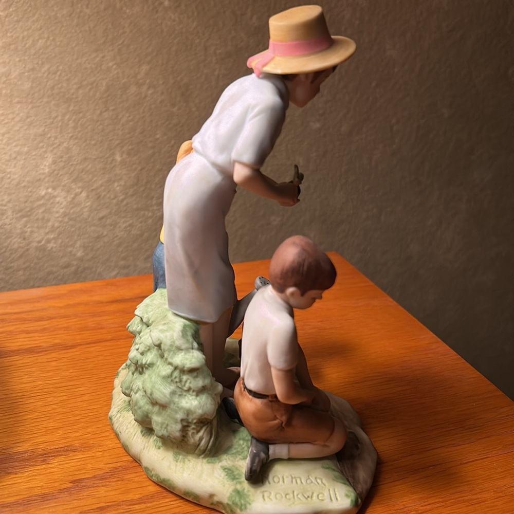 Authentic Norman Rockwell Figurine
Planting the Garden. Mint condition - Picture 8 of 11